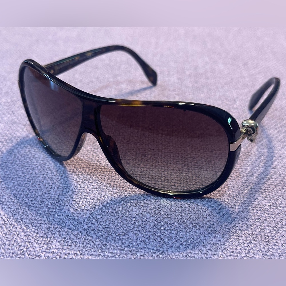 Alexander McQueen Tortoiseshell and Gold Skull Frame Sunglasses